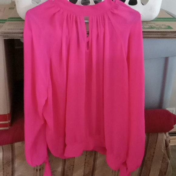 Sheer hot ping blouse - Picture 2 of 4